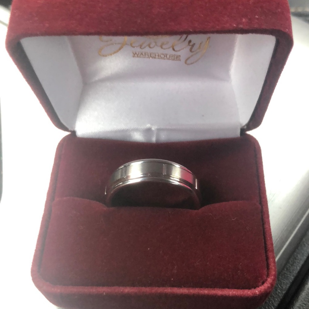 New never worn cobalt chrome mens wedding band. Size 12.